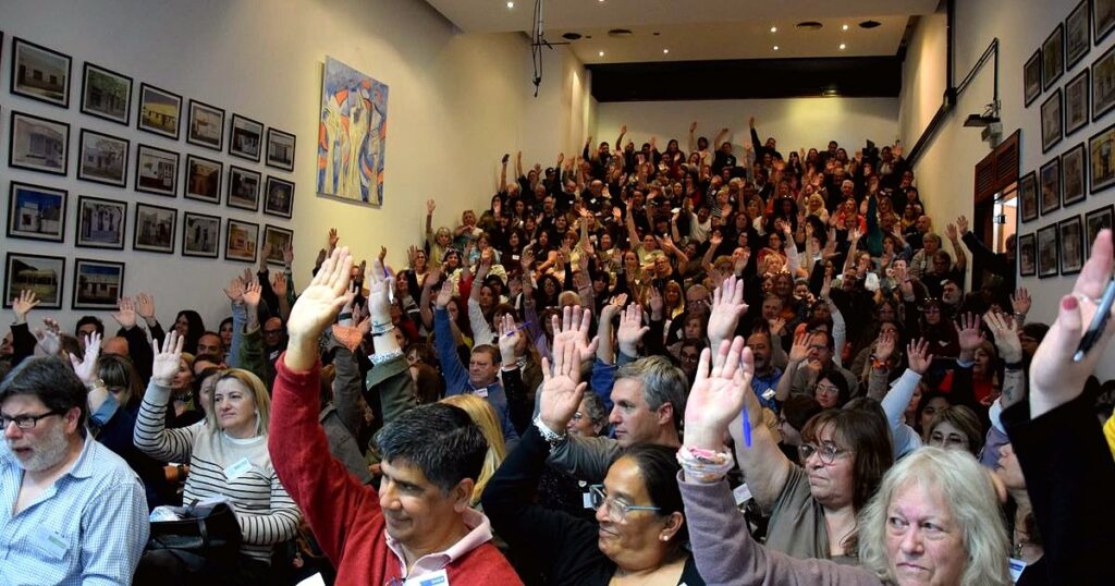 Cadetes de Rosario frenan en el Concejo el reparto de taxis y remises y la ordenanza de apps sigue trabada