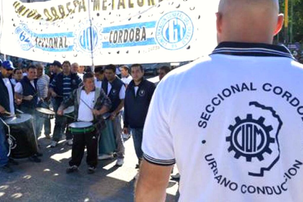 La UOM Córdoba marcha a Casa de Gobierno contra la paritaria que cerró la intervención de la UOM