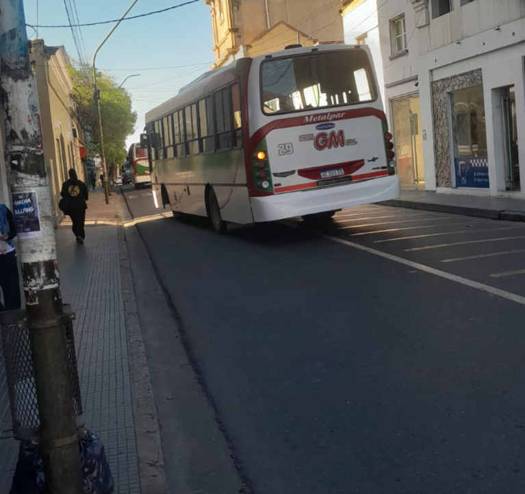 La UTA Catamarca paró en GM y La Rubí por deudas salariales, pero los colectivos salieron igual