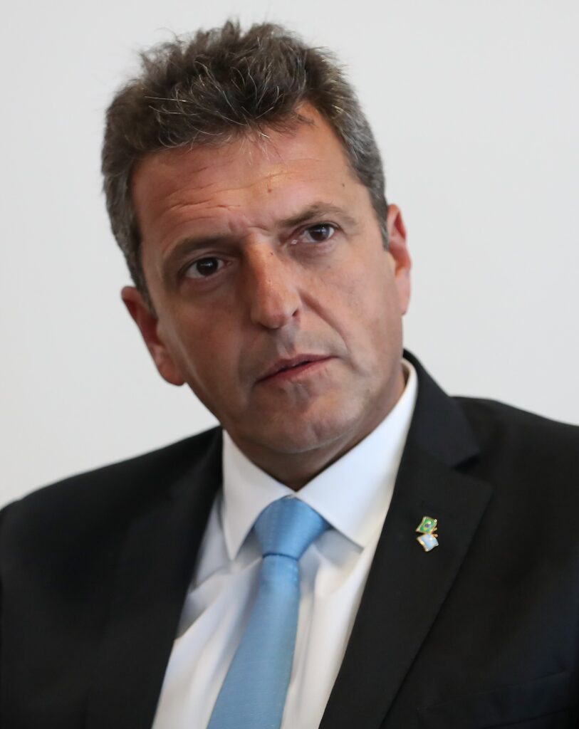Massa visitó a las 62 Organizaciones y busca apoyo gremial, pero Barrionuevo y Daer le marcan distancia