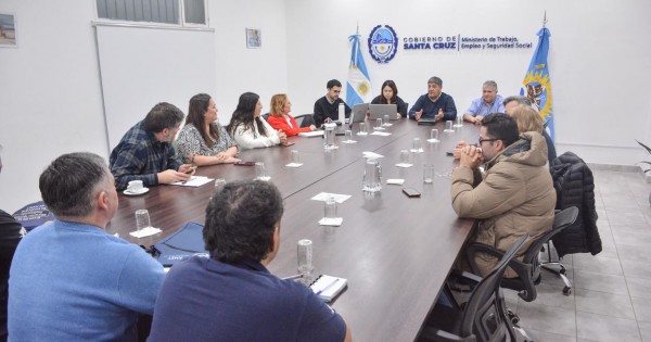 Santa Cruz retomó las paritarias estatales sin ofertas y los docentes pasaron a cuarto intermedio hasta el 9 de noviembre